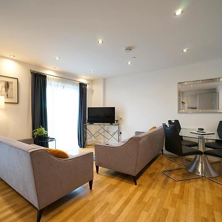 Modern 2 Bed Apartment With Juliet Balcony - Dhb Stays Leeds  Bagian luar foto