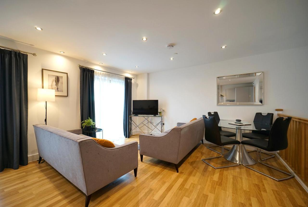Modern 2 Bed Apartment With Juliet Balcony - Dhb Stays Leeds  Bagian luar foto