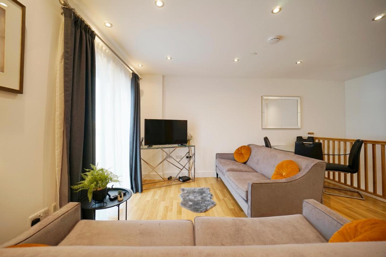 Modern 2 Bed Apartment With Juliet Balcony - Dhb Stays Leeds  Bagian luar foto